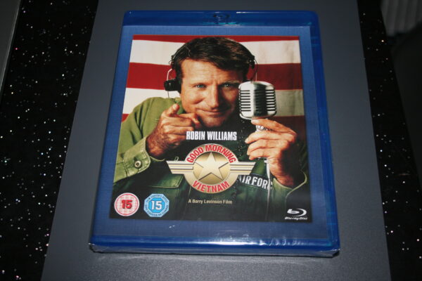 GOOD MORNING VIETNAM BLU-RAY BAND NEW. CERT 15.