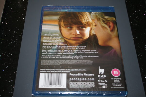 COCOON BLU-RAY BRAND NEW. CERT 15. - Image 2