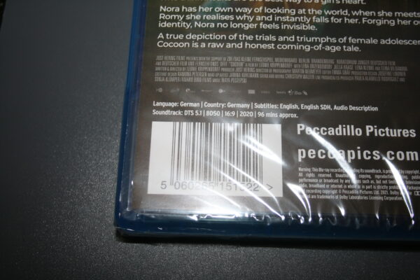 COCOON BLU-RAY BRAND NEW. CERT 15. - Image 3