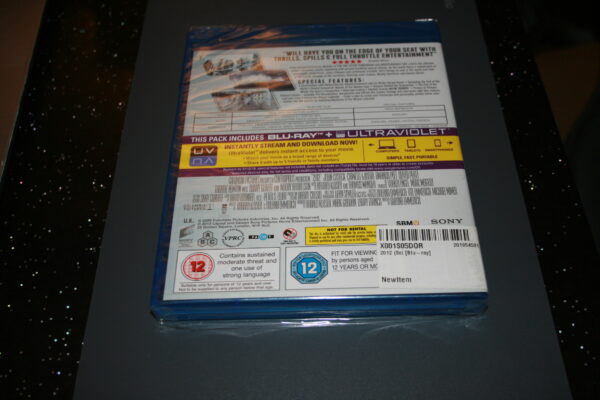 2012 (BLU-RAY, 2009) BRAND NEW. CERT 12. - Image 2