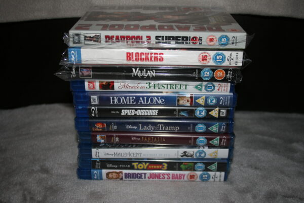 Christmas Special Bundle Brand New. + 2 EXTRA FREE OF CHARGE . SEE LAST 2 PICTURES. - Image 2