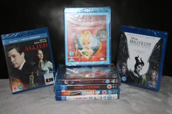 BLU-RAY CHRISTMAS BUNDLE NO. 4 BRAND NEW. CERT U-15.