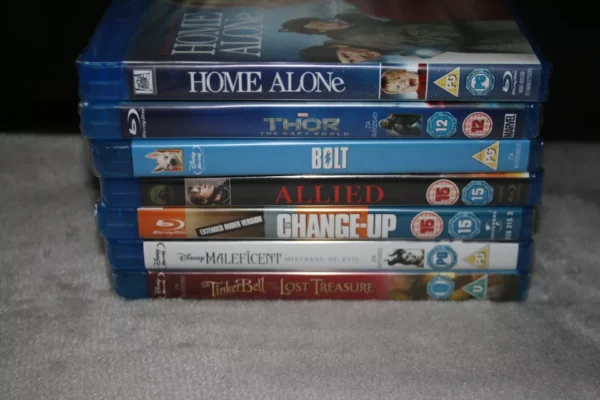 BLU-RAY CHRISTMAS BUNDLE NO. 3 BRAND NEW. CERT U-15. - Image 2
