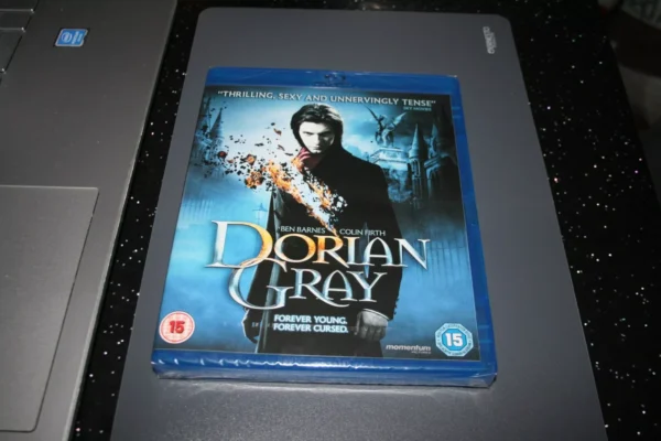DORIAN GRAY (BLU-RAY, 2010) BRAND NEW. CERT 15.