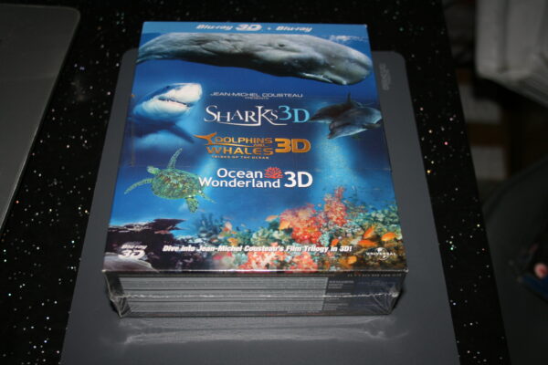 SHARKS 3D/ DOLPHINS & WHALES 3D/OCEAN WONDERLAND 3D BOX SET (BLU-RAY, 2010) BRAND NEW. CERT E