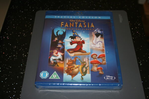 FANTASIA SPECIAL EDITION (BLU-RAY, 2011) BRAND NEW. CERT U.