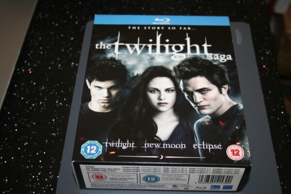 THE TWILIGHT SAGA TRIO BOX SET (BLU-RAY, 2011) BRAND NEW. CERT 12.