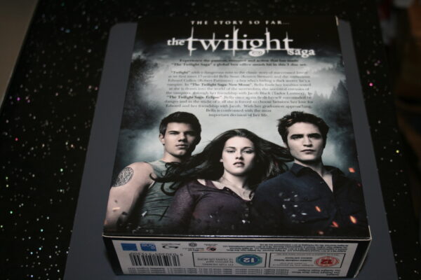THE TWILIGHT SAGA TRIO BOX SET (BLU-RAY, 2011) BRAND NEW. CERT 12. - Image 3