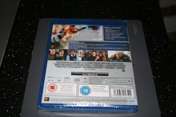 DIE HARD 4.0 2-DISC EDITION (BLU-RAY, 2013) BAND NEW. CERT 15. - Image 2