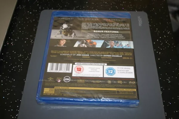 First Man (Blu-ray, 2019) Brand New. Cert 12. - Image 2