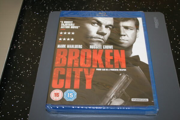 Broken City (Blu-ray, 2013) Brand New. Cert 15.