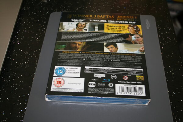 American Hustle (Blu-ray, 2014) Brand New. Cert 15. + Slip Cover. - Image 2