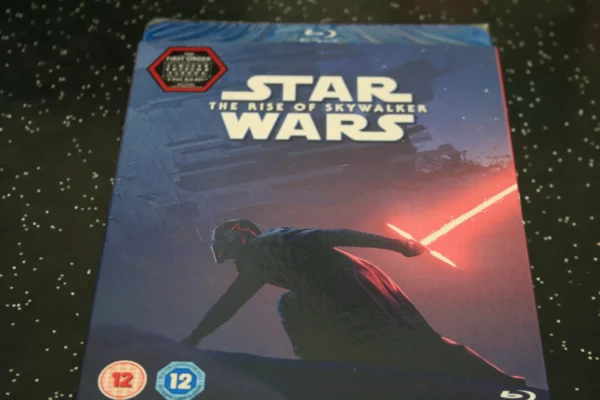 Star Wars the Rise of Skywalker The Resistance (Blu ray,2020) New. Cert 12. + Slip Cover.