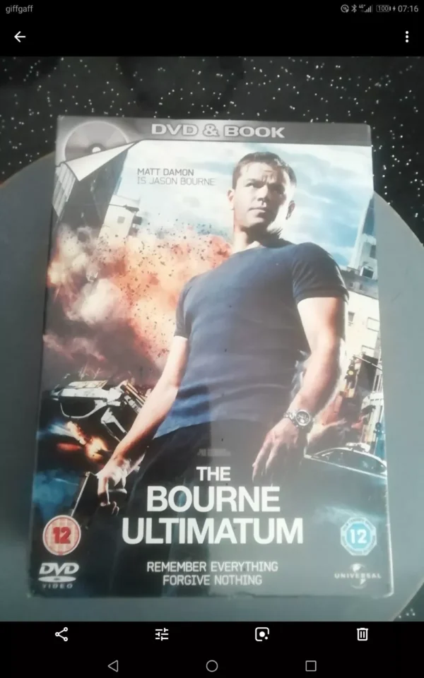 The Bourne Ultimatum (DVD & Book, 2008) Boxset. Brand New. Cert 12.