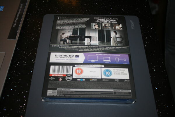 Fifty Shades of Grey -Unseen Edition (blu-ray, 2015) New. Cert 18. + Slip Cover. - Image 2