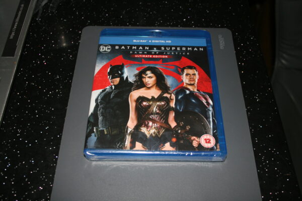 Batman v Superman: Dawn of Justice - Ultimate Edition (Blu-ray, 2016) New. Cert 12.