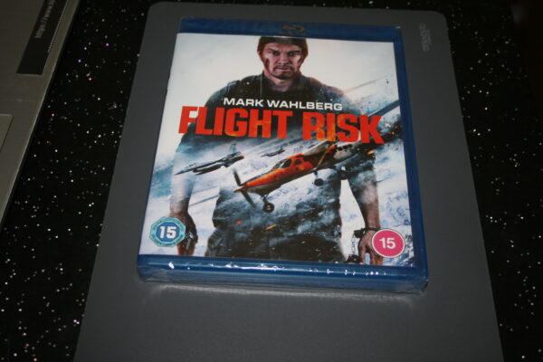 Flight Risk (Blu-ray, 2025) Brand New. Cert 15.