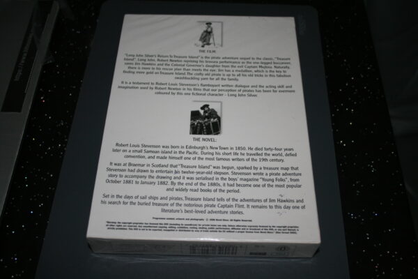 The Treasure Island Premier Collection BOX SET (DVD + Novel, 2006) New. Cert PG. - Image 3