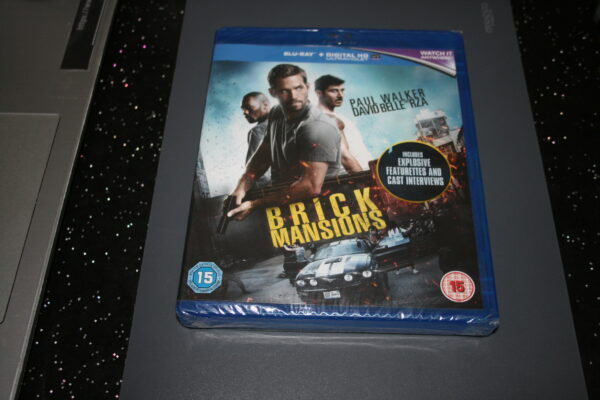 Brick Mansions (Blu-ray, 2014) Brand New. Cert 15.