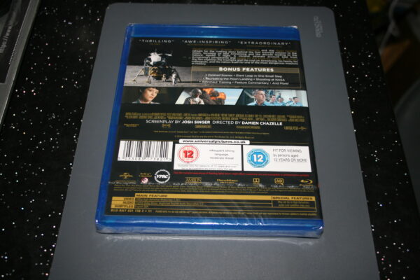 First Man (Blu-ray, 2019) Brand New. Cert 12. - Image 2