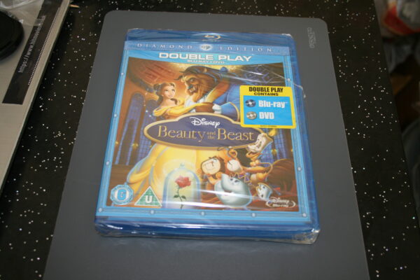 Beauty and the Beast Diamond Edition (DVD/Blu-ray, 2010) New. Cert U.