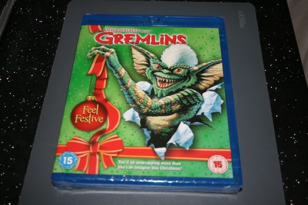 Gremlins - Festive Artwork (Blu-ray, 2010) Brand New. Cert 15.