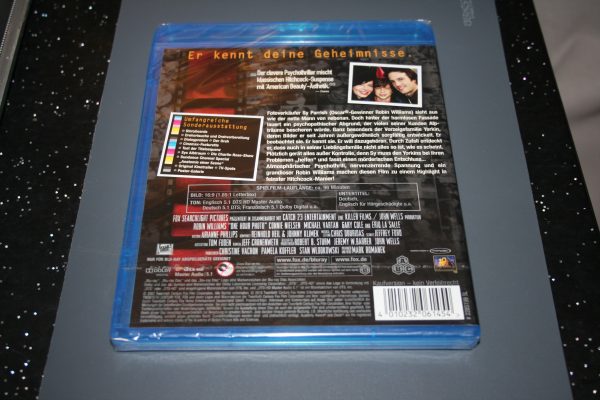 One Hour Photo (Blu-ray, 2013) Brand New. Cert 12. - Image 2